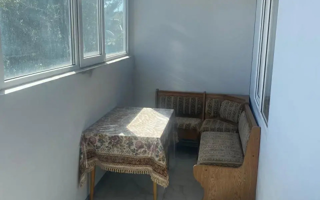 Uyutnaya S Udobnym Raspolozheniem Flat