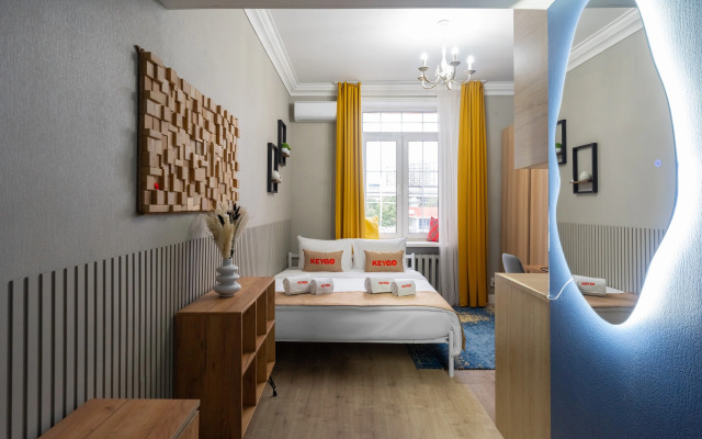 Апартаменты KeyGo 1011 Студия рядом с метро Окружная