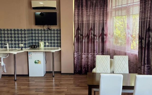 Guest house Delfin Fiolent