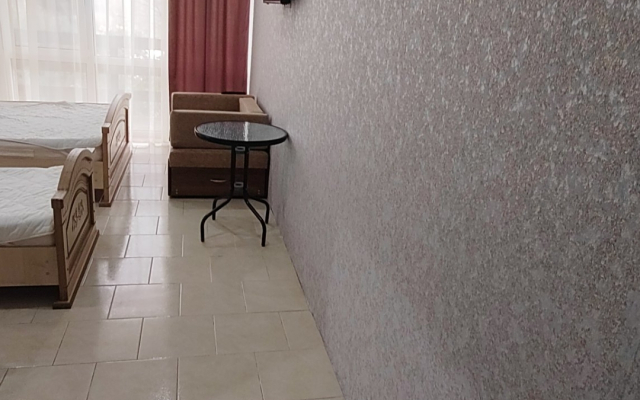 Robert I Oksana Guest house