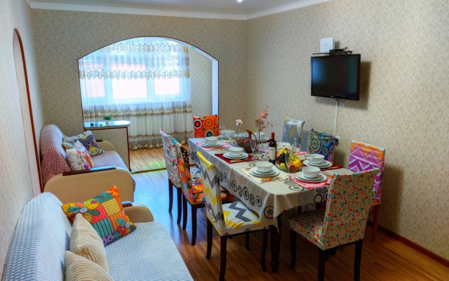 Апартаменты Семейные с Балконом и Красивым Видом в Тырнаузе от Квартирукинг