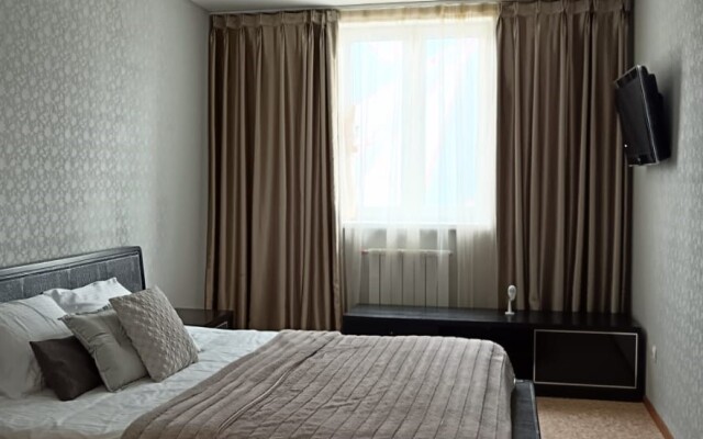 Ryadom S Aeroportom Koltsovo Apartments