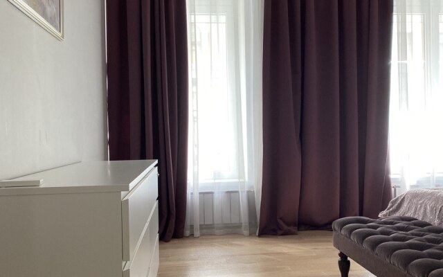 Квартира Piter Apatrments у Эрмитажа (2 спальни, парковка, кондиционер)