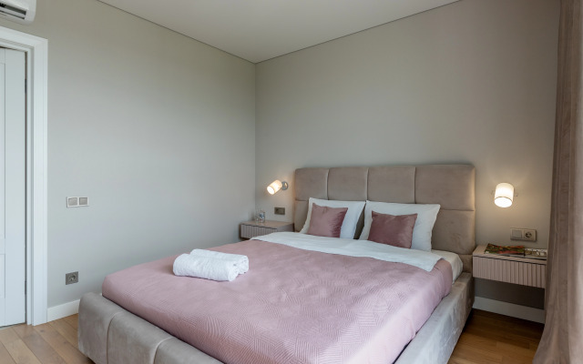 Stilnye s Vidom na Reku Apartments