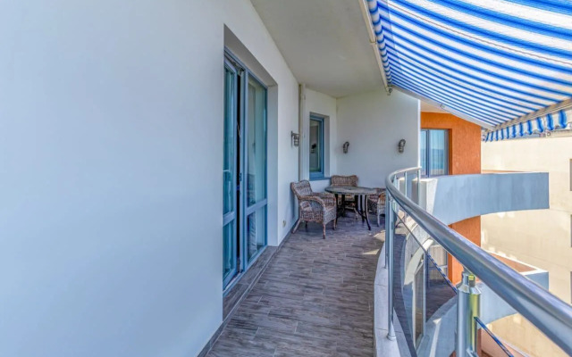 Na Primorskoy 30A Flat