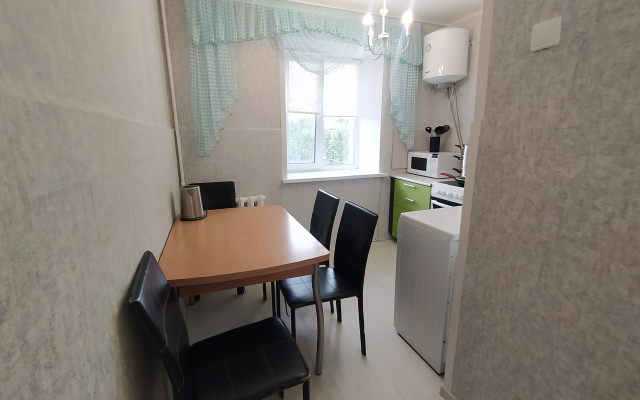 Квартира трехкомнатная в центре полностью оборудована для проживания