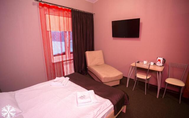 Sportivno-Gostinichnyij Kompleks Zima-Leto Hotel