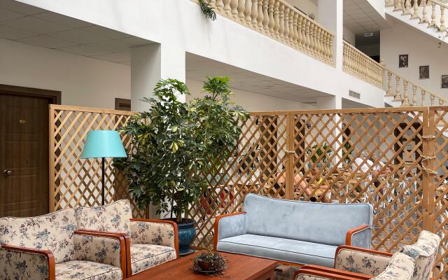 Lucette Guest House