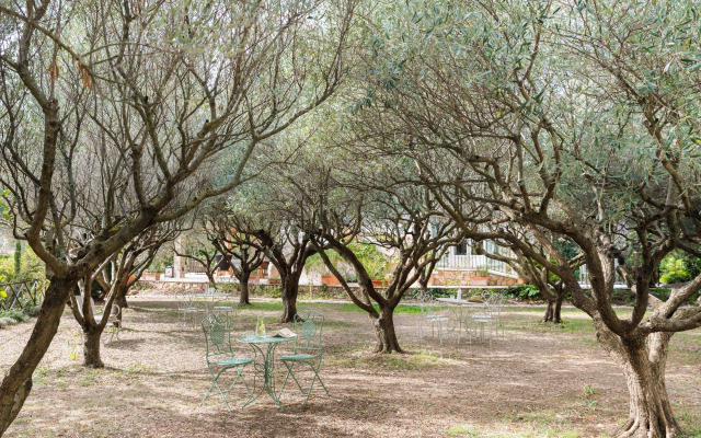 Курортный отель LOU CALEN