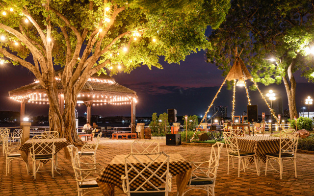 Montien Riverside Hotel Bangkok