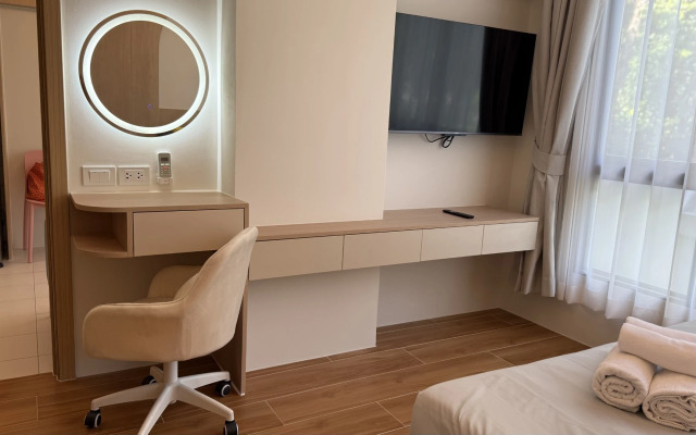 Sovremennaya Ryadom s Plyazhem Kamala Flat