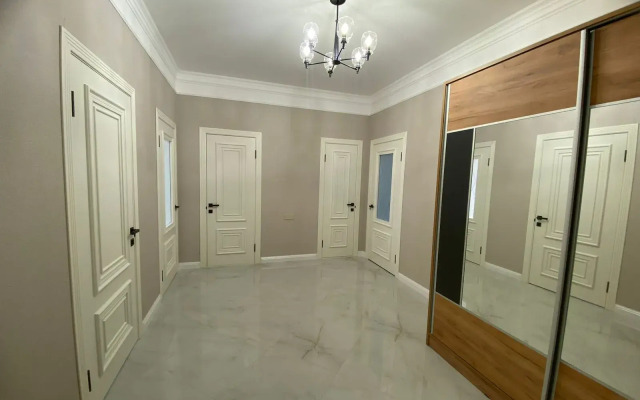 Tur House v Kaspiyske Apartments
