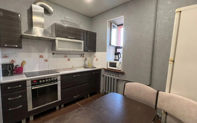 U Chasovoy Bashni Flat
