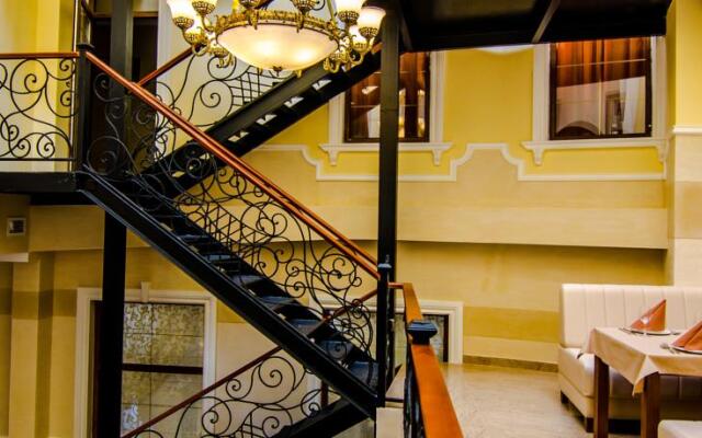 Ritsk Hotel