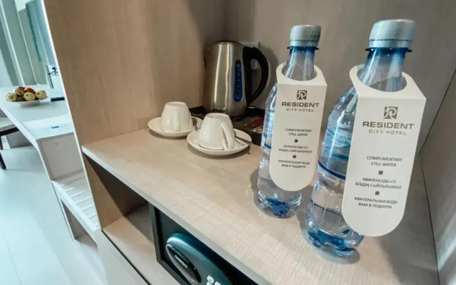 Resident City Hotel