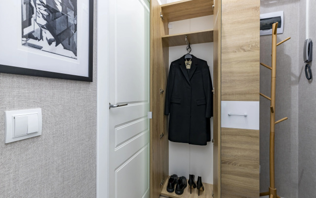 Uyutnaya dizaynerskaya studiya ryadom s Ekspoforumom Spb Flat