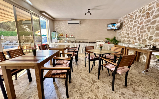 Akhdar Apart-Hotel