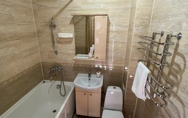 Na Verkhney Naberezhnoy 145/5 Flat (1)