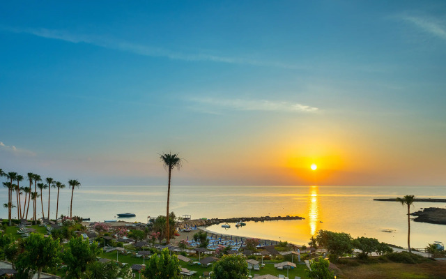 Cavo Maris Beach Hotel