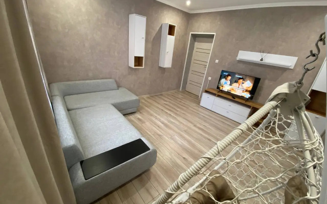 Shikarnaya Dvukhkomnatnaya V Tsentre 6 Spalnykh Flat