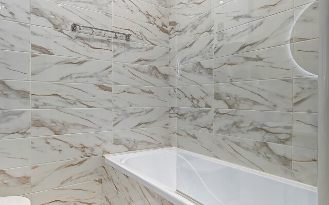 Uyutnye MorskayaSimfonya-2 S Vidom Na More Balkonom Vannoi Basseinom Na Territorii ZhK Apartments