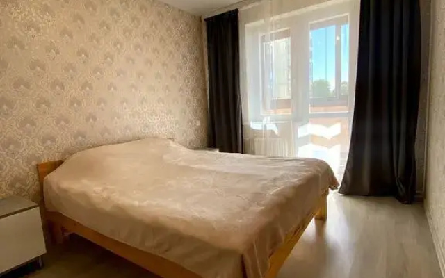 Kvartira komfortnaa i bol'saa blizko k centru Grodno s vidom na Farnyj kostel