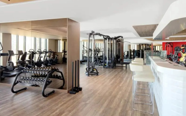 Paramount Tower 1 BR Apartments
