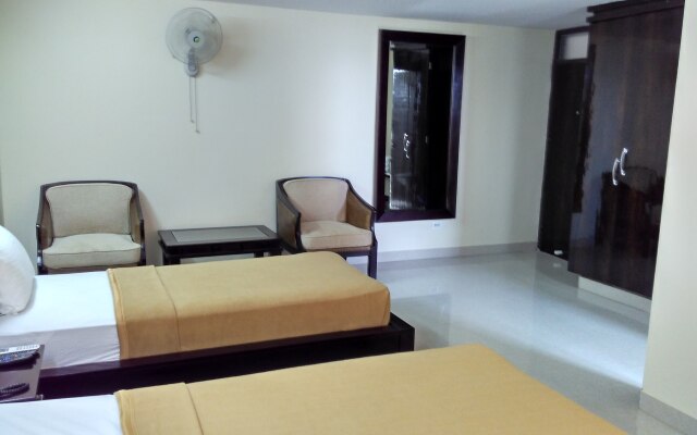 Hotel Raj Vista Suites & Convention