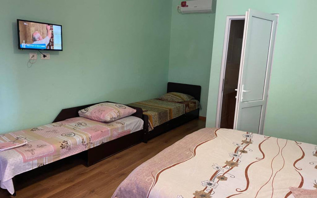 Lana Guest house