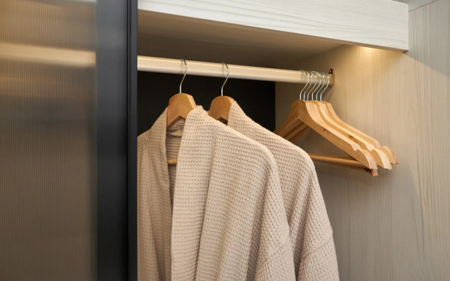 Апартаменты Title Legendary pool access G106