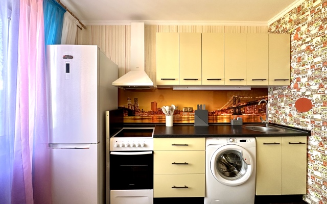 naprotiv TTS Zhemchuzhina Sibiri Apartments