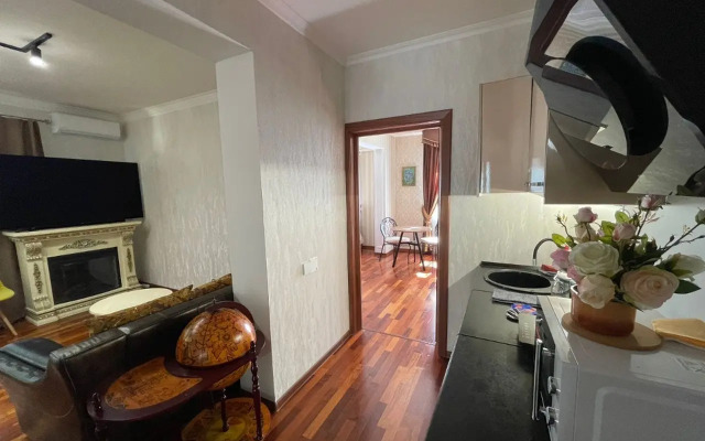 2-Kh Komnatnaya v Tsentre Goroda Flat