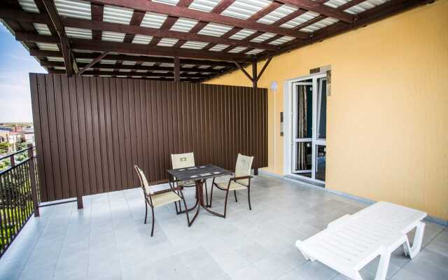 Dikaya Vishnya Guest House