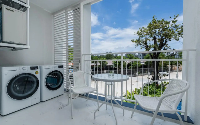 Vsego lish 350 Metrov ot Morya Apartments