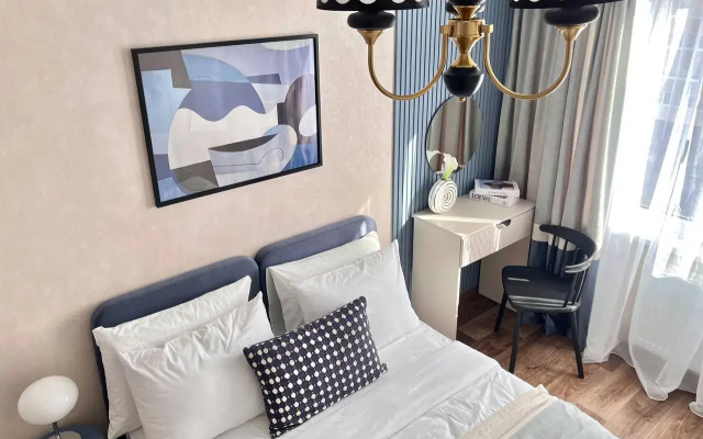Uyutnaya Sovremennaya Odnushka U Aviadvigatelya Flat