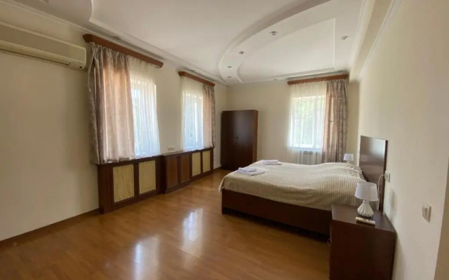 Oasis Hotel Kapan