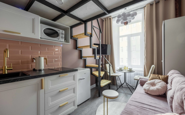 Квартира Двухуровневая Студия в Розовых Тонах