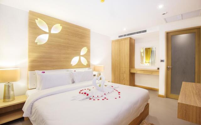 Clarion Hotel Patong Beach