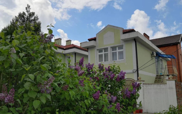 Natali Apartments