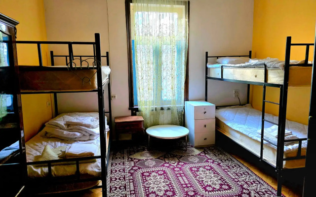 Colors Hostel