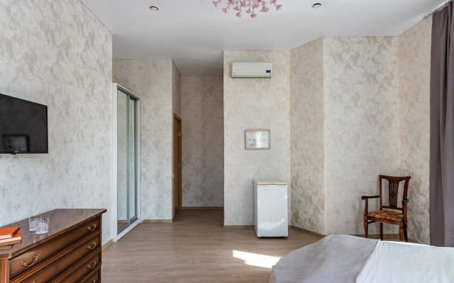 Nomera Na Ploschadi Vosstaniya Guest house