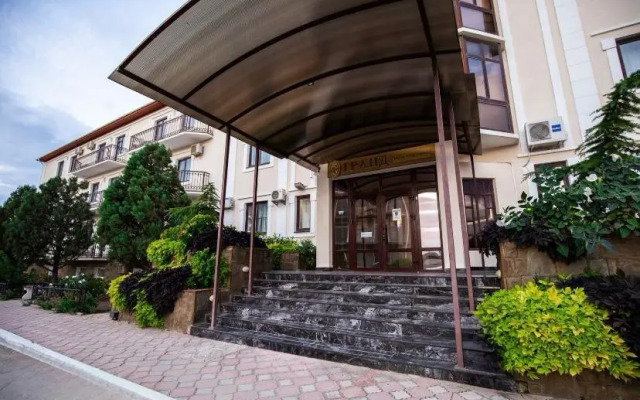 Grand Hotel
