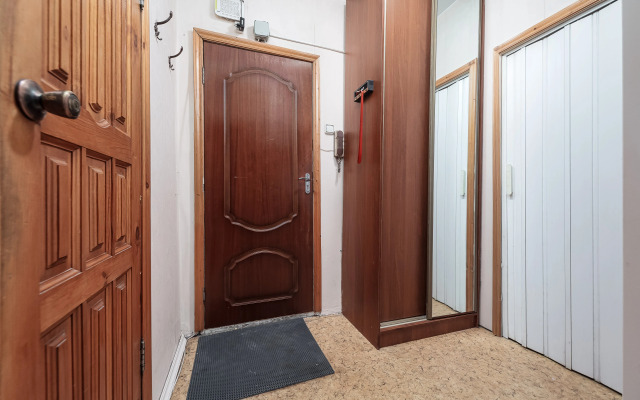 Апартаменты Просторная квартира на 4-х метро Марьино