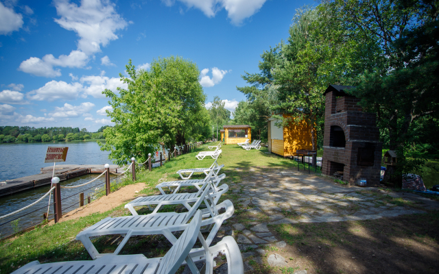 Pyatnitskiy Plyos Hotel