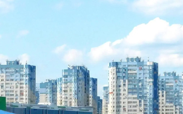 Uyutnaya ryadom s naberezhnoy reki Volga Flat