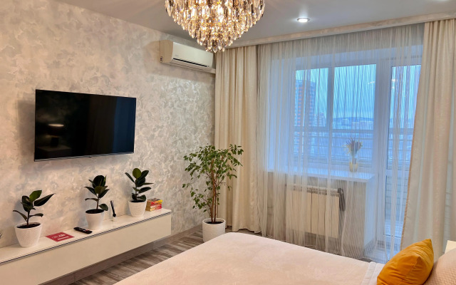 U Metro Chkalovskaya Yekaterinburg Chapaeva 72a Flat