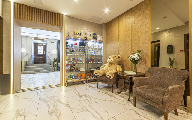 Dynasty Hotel