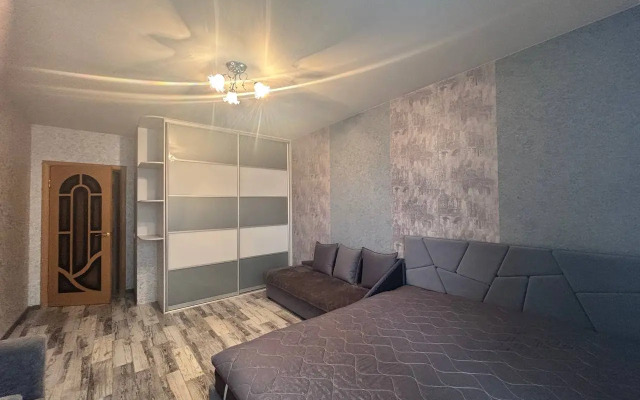 Апартаменты 2-комнатные HomeApart Скрыганова 4Д