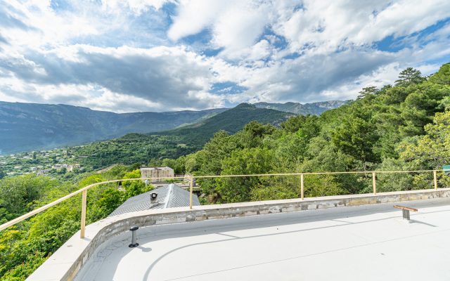 Nad Yaltoj Guest house