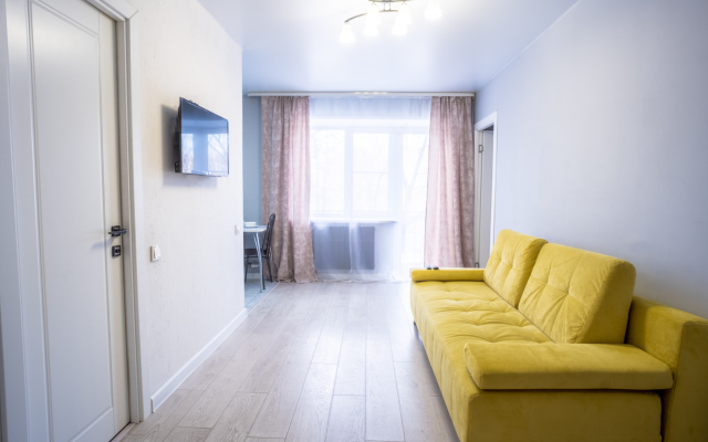 Yevrotreshka Ryadom c Parkom Apartaments